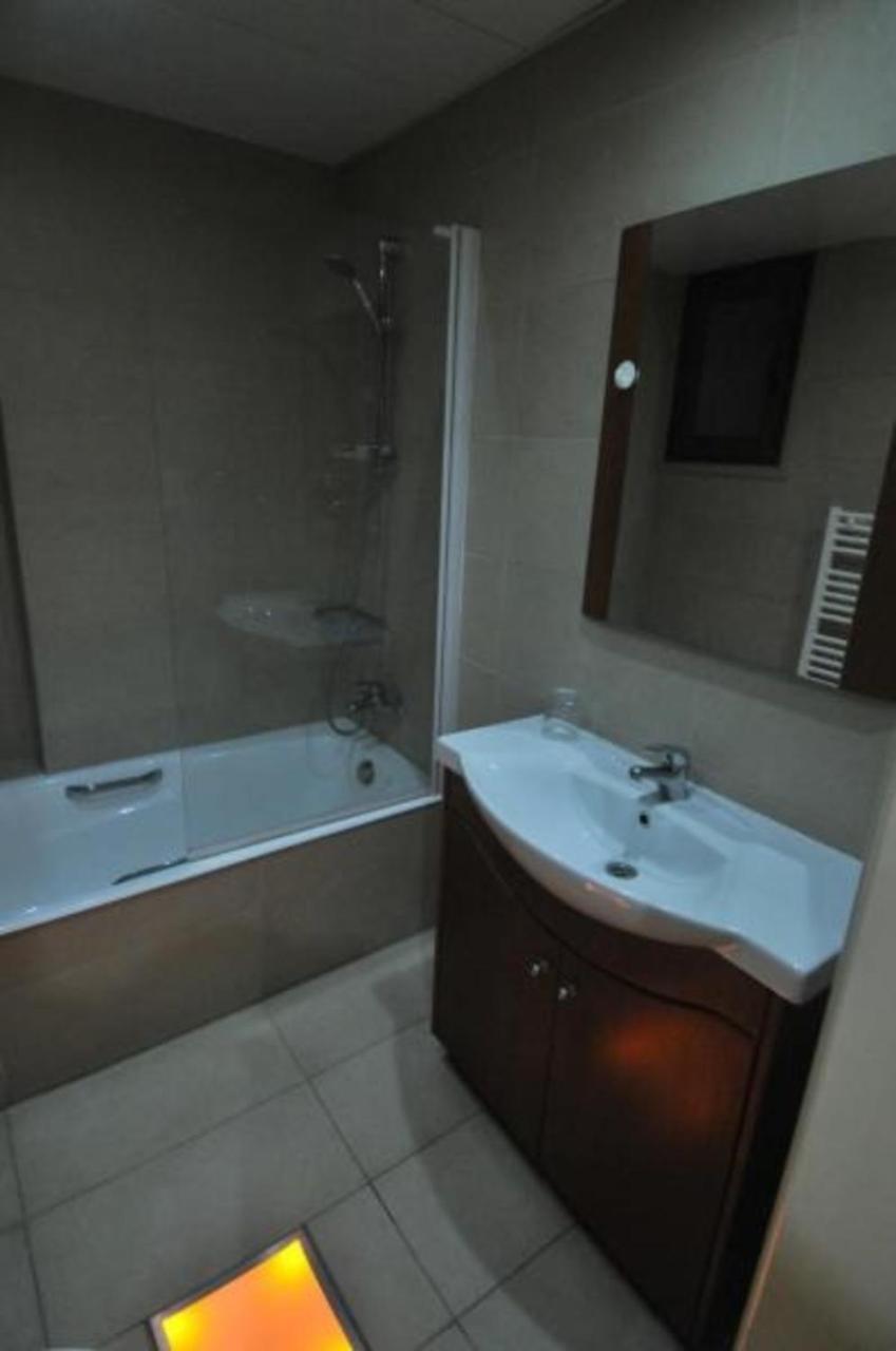 Ithaki Phinikoudes Apartment No. 105 Larnaca Esterno foto